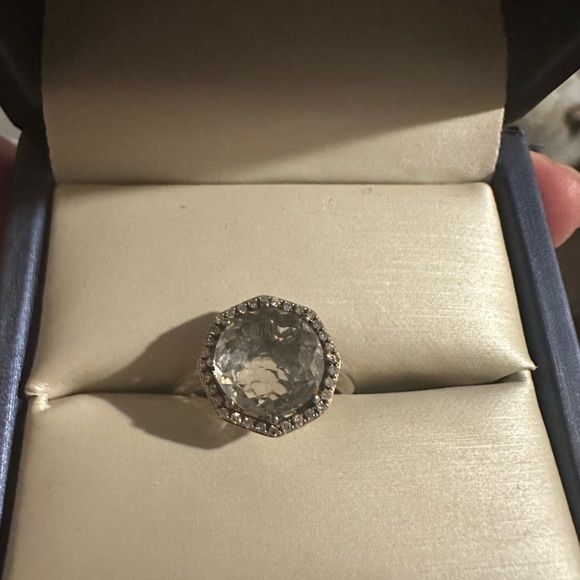 Jewelry - Quartz and diamond ring